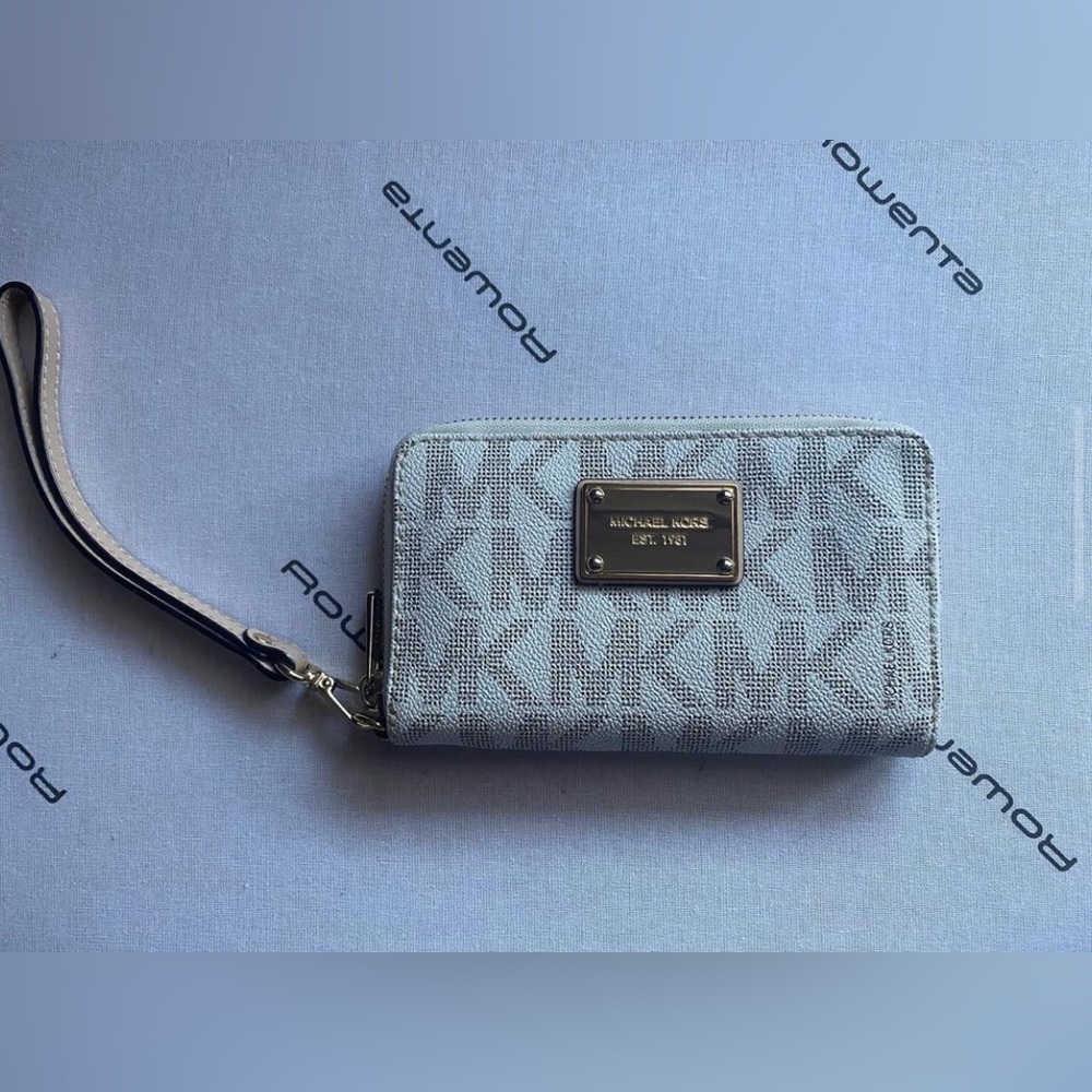 Michael Kors Wristlet
